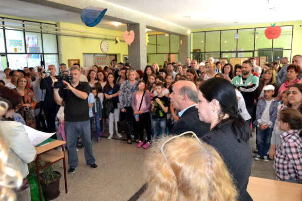 Дечји сабор Дани ћирилице: Од Новости 100 књига